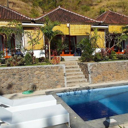 Okaoki Homestay Amed Esterno foto