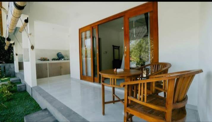 Okaoki Homestay Amed Esterno foto