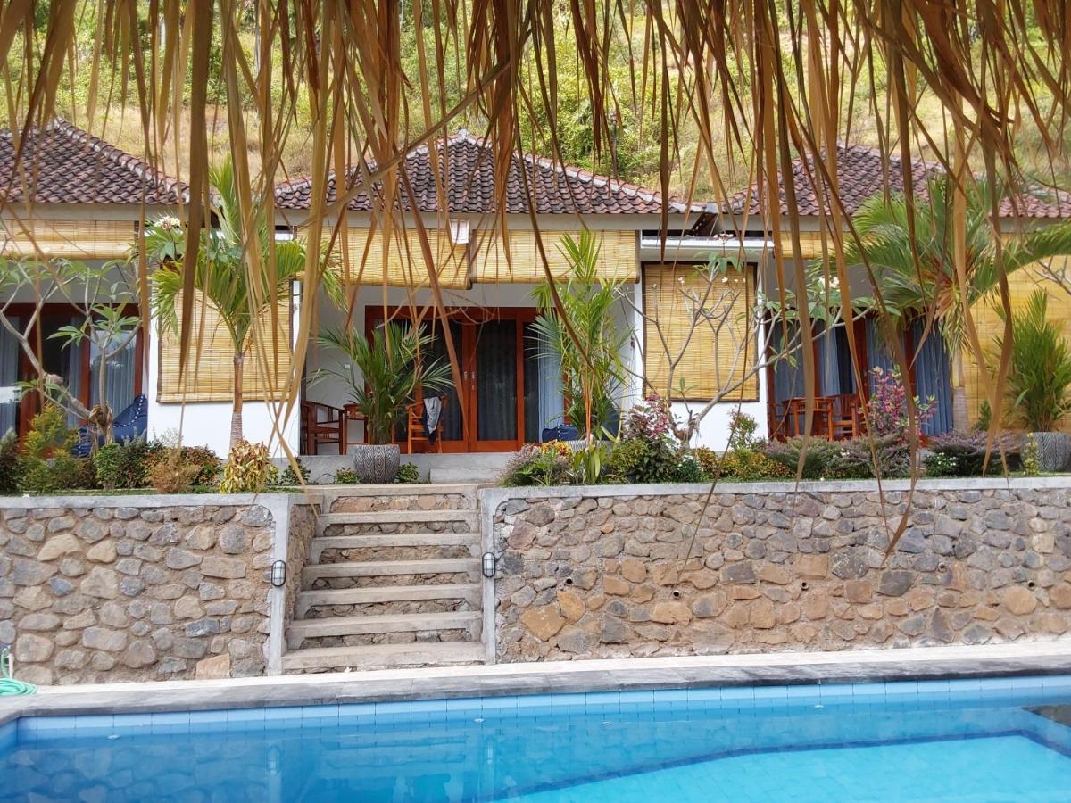 Okaoki Homestay Amed Esterno foto