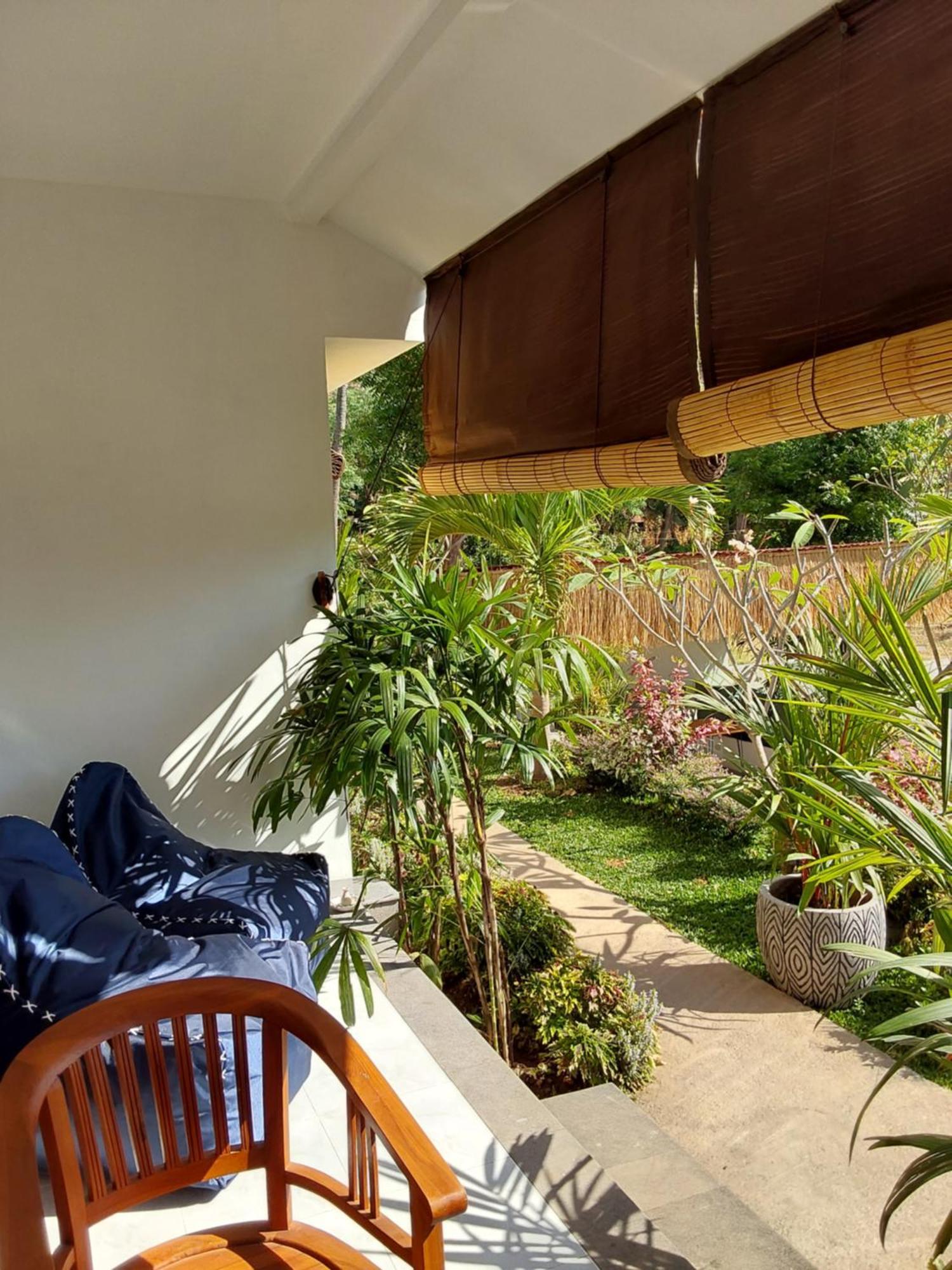 Okaoki Homestay Amed Esterno foto