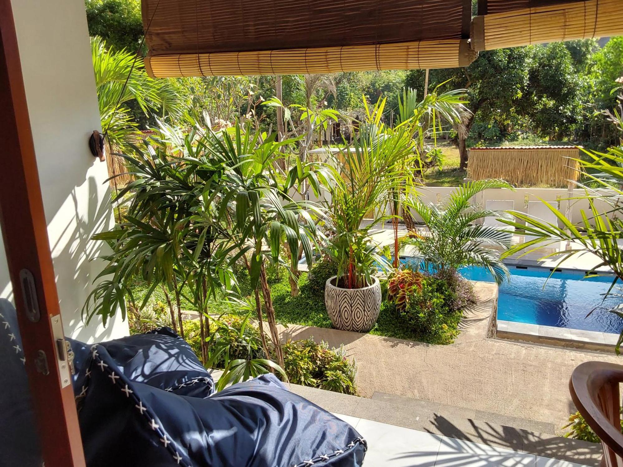Okaoki Homestay Amed Esterno foto
