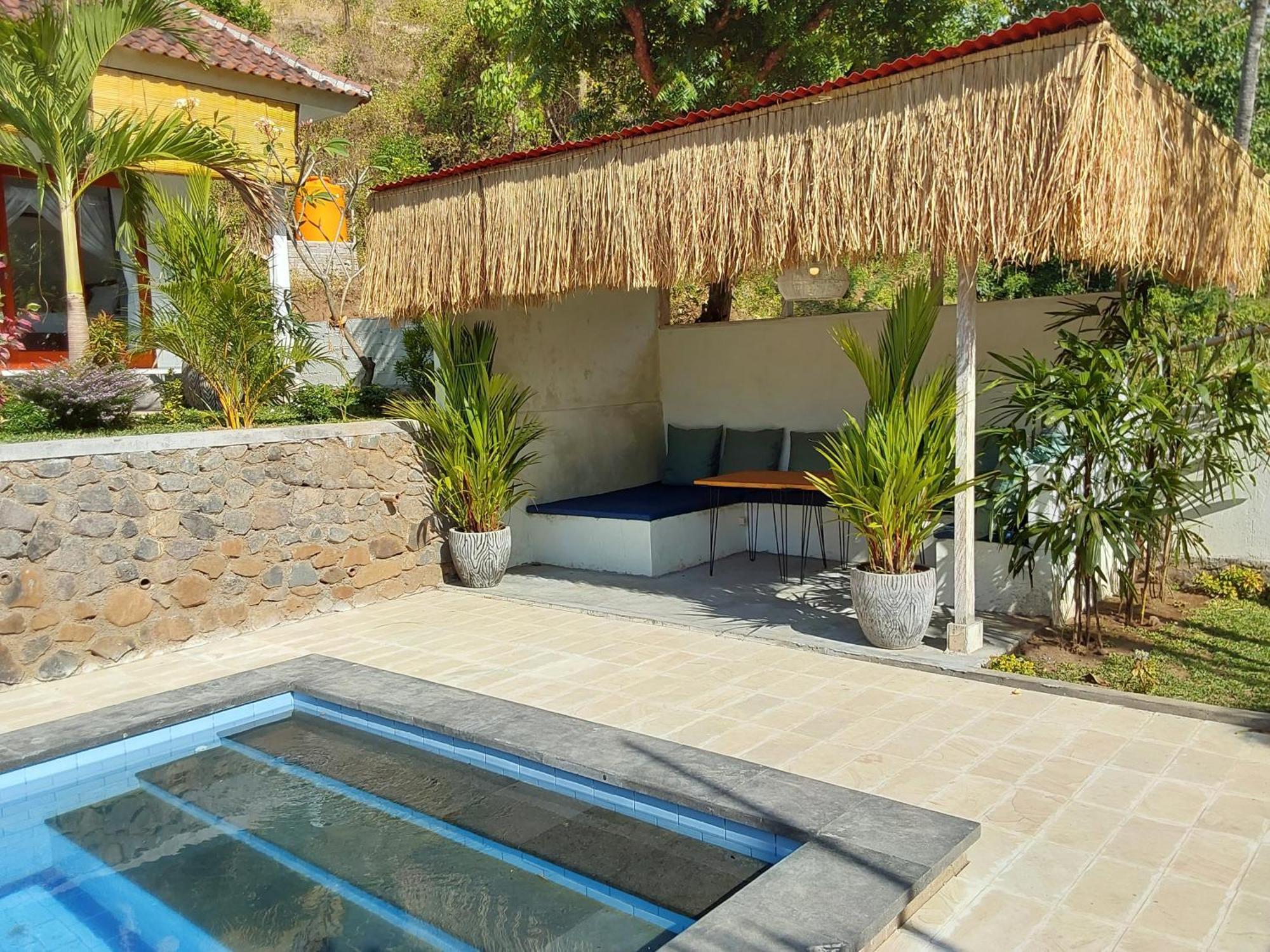 Okaoki Homestay Amed Esterno foto