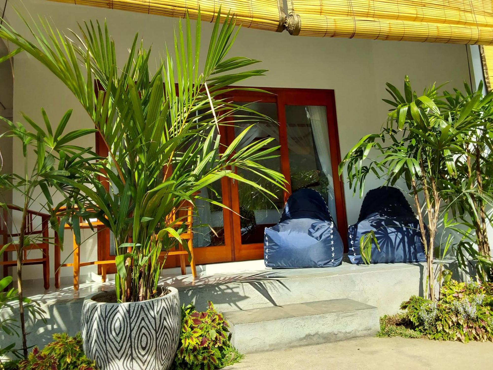 Okaoki Homestay Amed Esterno foto